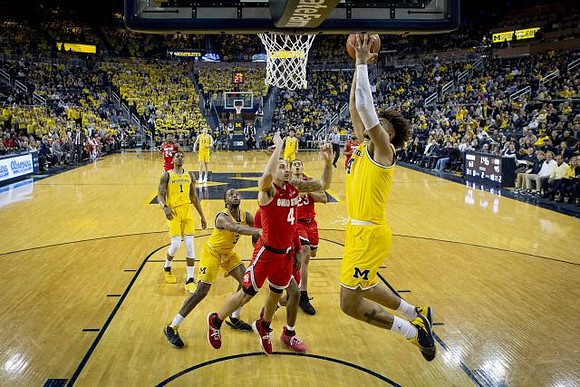 Jordan Poole (2), Zavier Simpson (3), Charles Matthews (1), Ignas Brazdeikis (13), and Jordan Poole (2)