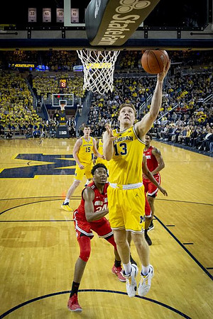 Ignas Brazdeikis (13) and Jon Teske (15)