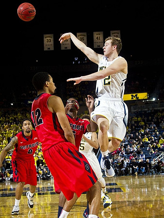 Spike Albrecht (2)