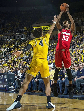 Isaiah Livers (4)