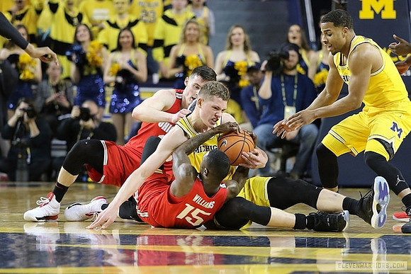 Moritz Wagner (13) and Jaaron Simmons (5)
