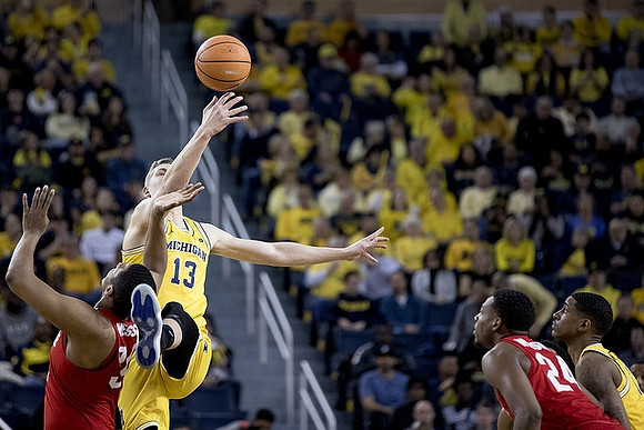 Moritz Wagner (13) and Charles Matthews (1)