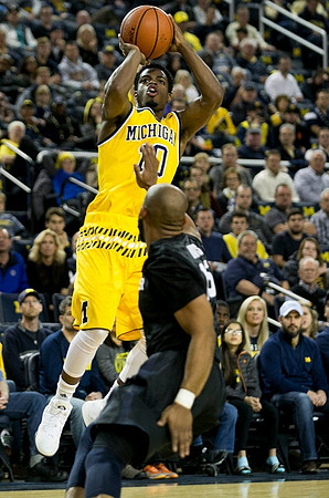Derrick Walton Jr. (10)