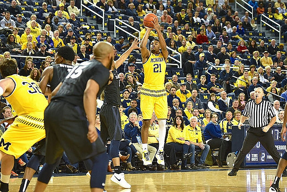 Ricky Doyle (32) and Zak Irvin (21)