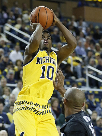 Derrick Walton Jr. (10)