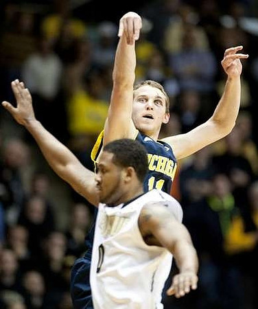 Nik Stauskas (11)