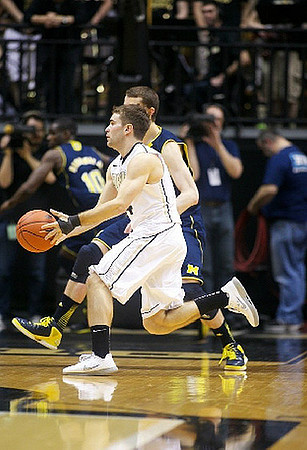 Tim Hardaway Jr. (10) and Nik Stauskas (11)