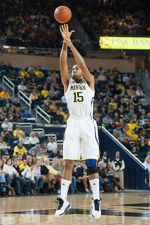 Jon Horford (15)