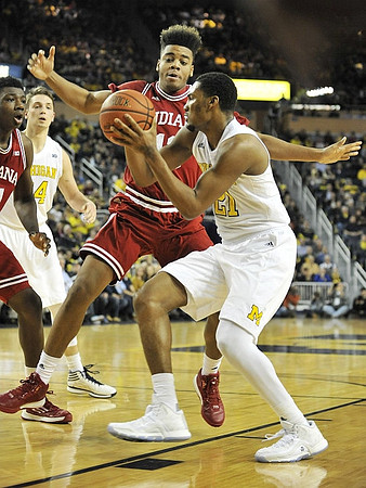 Mark Donnal (34) and Zak Irvin (21)