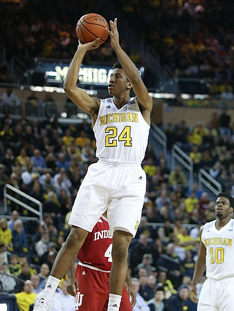 Aubrey Dawkins (24) and Derrick Walton Jr. (10)