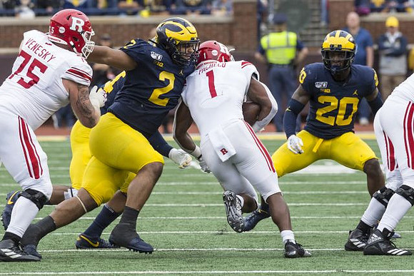 Carlo Kemp (2) and Brad Hawkins (20)