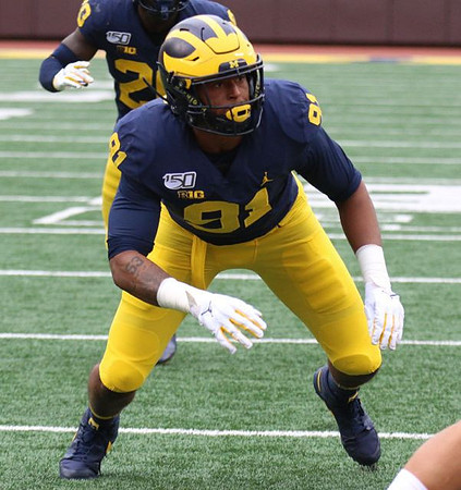 Brad Hawkins (20) and Taylor Upshaw (91)