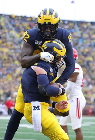 Nick Eubanks (82) and Shea Patterson (2)