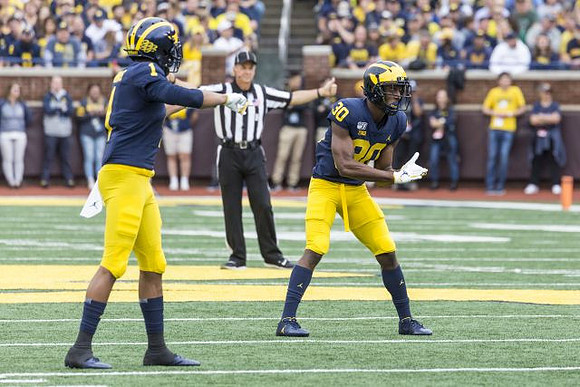Ambry Thomas (1) and Daxton Hill (30)