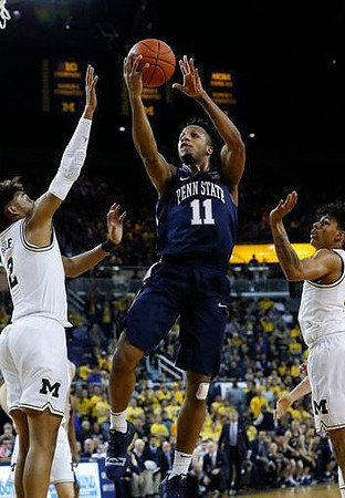 Jordan Poole (2) and Eli Brooks (55)