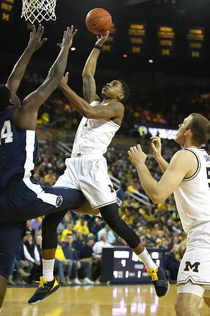 Charles Matthews (1) and Austin Davis (51)