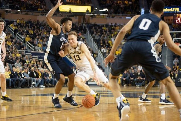 Ignas Brazdeikis (13) and Jon Teske (15)