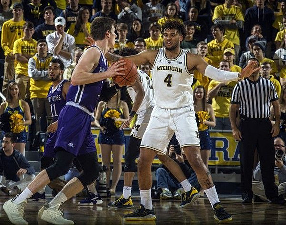 Isaiah Livers (4) and Jordan Poole (2)