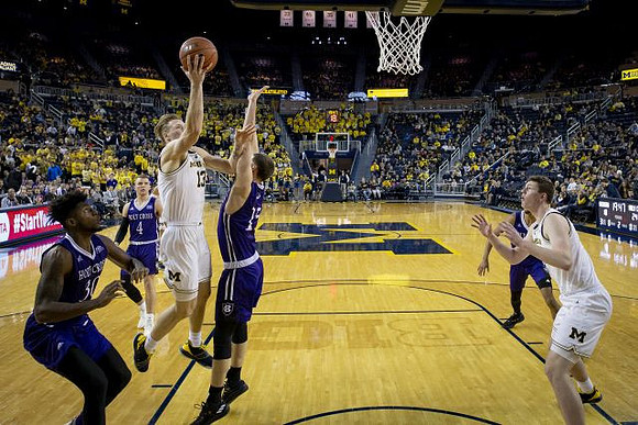 Ignas Brazdeikis (13) and Jon Teske (15)
