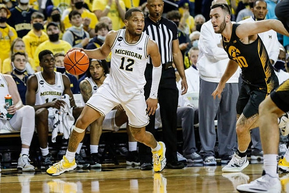 DeVante' Jones (12)