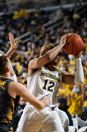 DeVante' Jones (12)