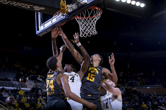 Moussa Diabate (14) and Hunter Dickinson (1)