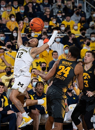 DeVante' Jones (12)
