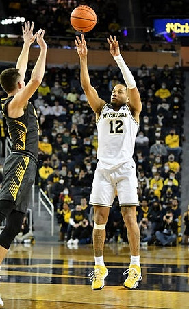 DeVante' Jones (12)