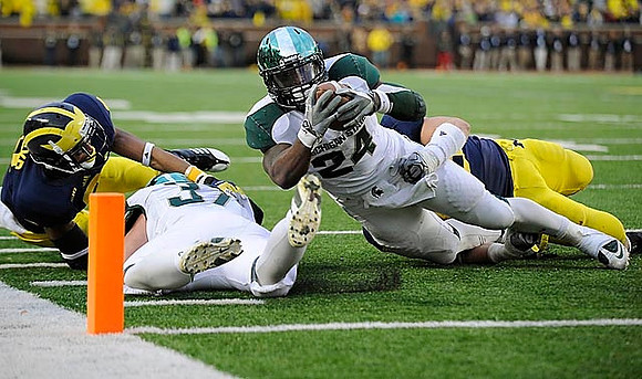J.T. Floyd (8) and Desmond Morgan (48)
