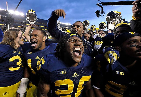 Joe Bolden (35) and Dennis Norfleet (26)