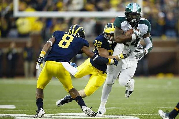 J.T. Floyd (8) and Jordan Kovacs (32)