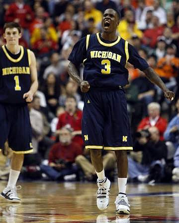 Stu Douglass (1) and Manny Harris (3)