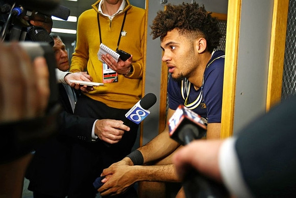 Isaiah Livers (4)
