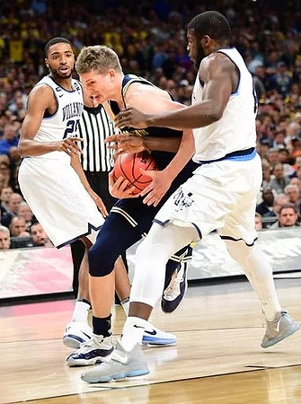 Moritz Wagner (13)