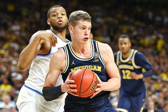 Moritz Wagner (13) and Muhammad-Ali Abdur-Rahkman (12)