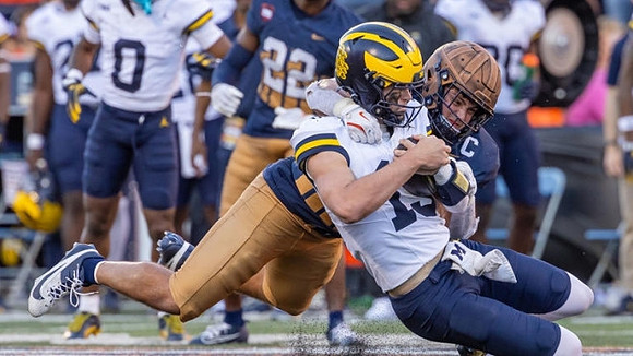 Jack Tuttle (13) and Semaj Morgan (0)