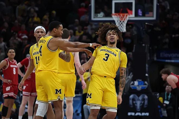 Rubin Jones (15), Nimari Burnett (4), Danny Wolf (1), and Tre Donaldson (3)