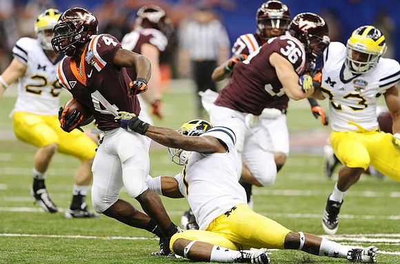Matthew Cavanaugh (28), Brandin Hawthorne (7), and Floyd Simmons (23)