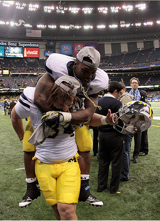 Brendan Gibbons (34) and Fitzgerald Toussaint (28)