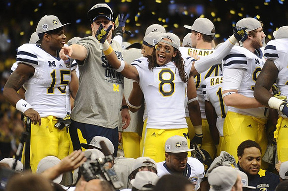 Michael Cox (15) and J.T. Floyd (8)