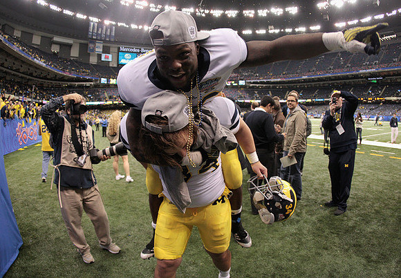 Brendan Gibbons (34) and Fitzgerald Toussaint (28)