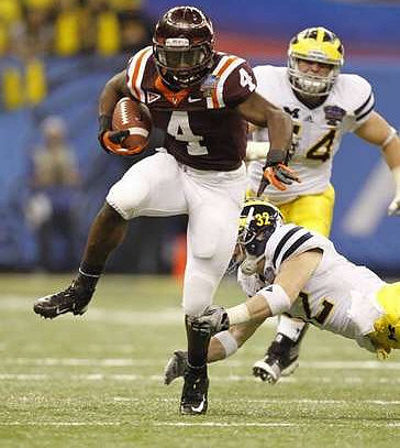 Jordan Kovacs (32) and Desmond Morgan (44)