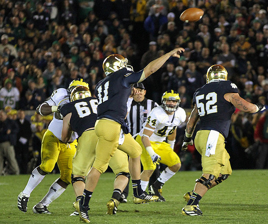 Quinton Washington (76) and Desmond Morgan (44)