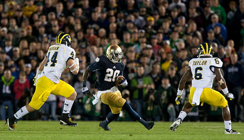 Desmond Morgan (44) and Raymon Taylor (6)