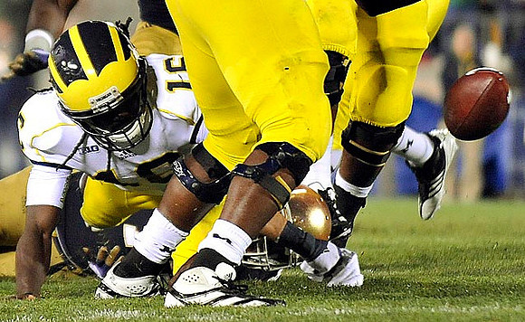Denard Robinson (16)