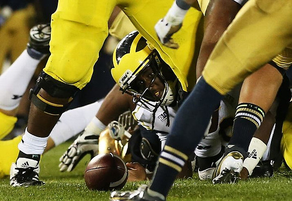 Denard Robinson (16)
