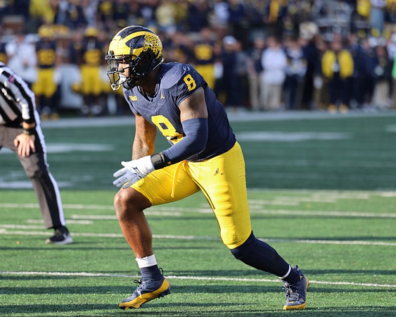 Derrick Moore (8)