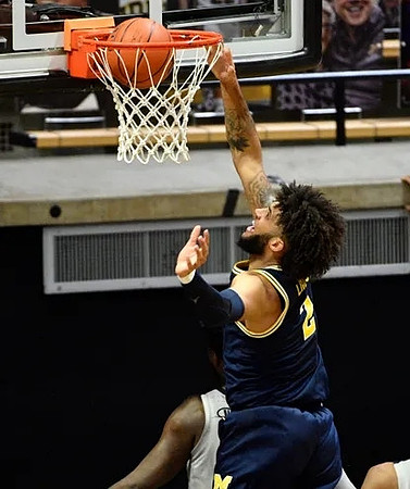 Isaiah Livers (2)
