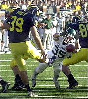 Adam Finley (39) and Tim Massaquoi (88)