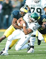Ryan Mundy (21) and Scott McClintock (36)